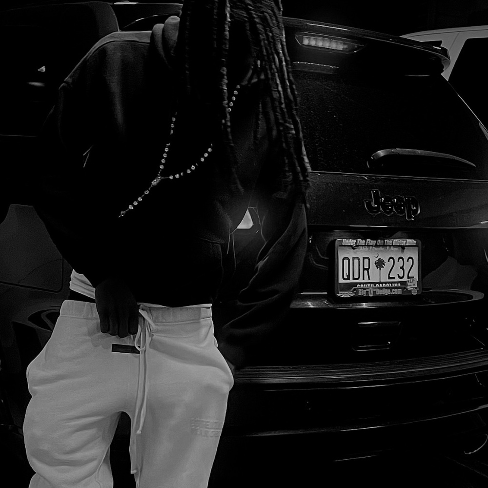 Meet your Posher, Tee